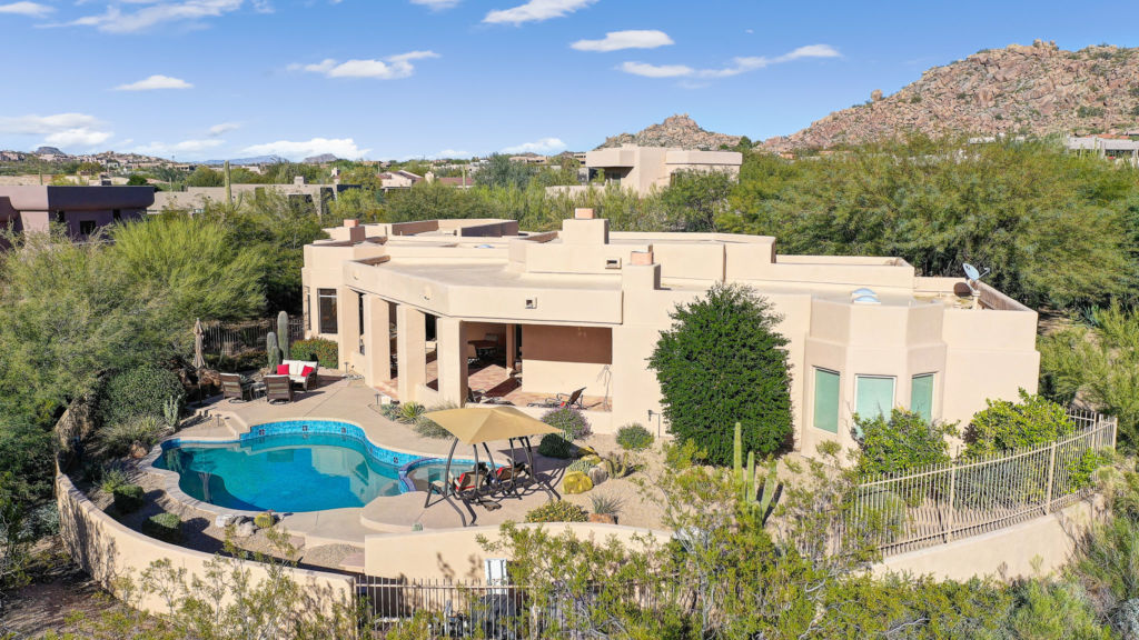 Featured Property: Privately Tucked Away on a Cul-de-Sac Lot